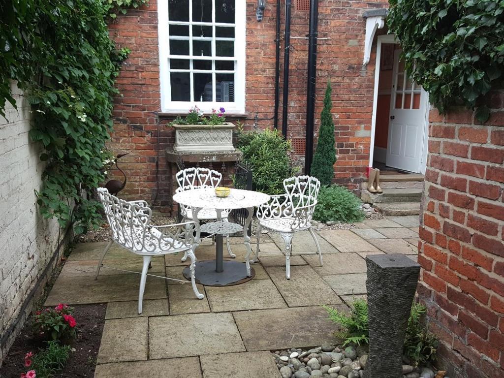 The Red House 4* Grantham